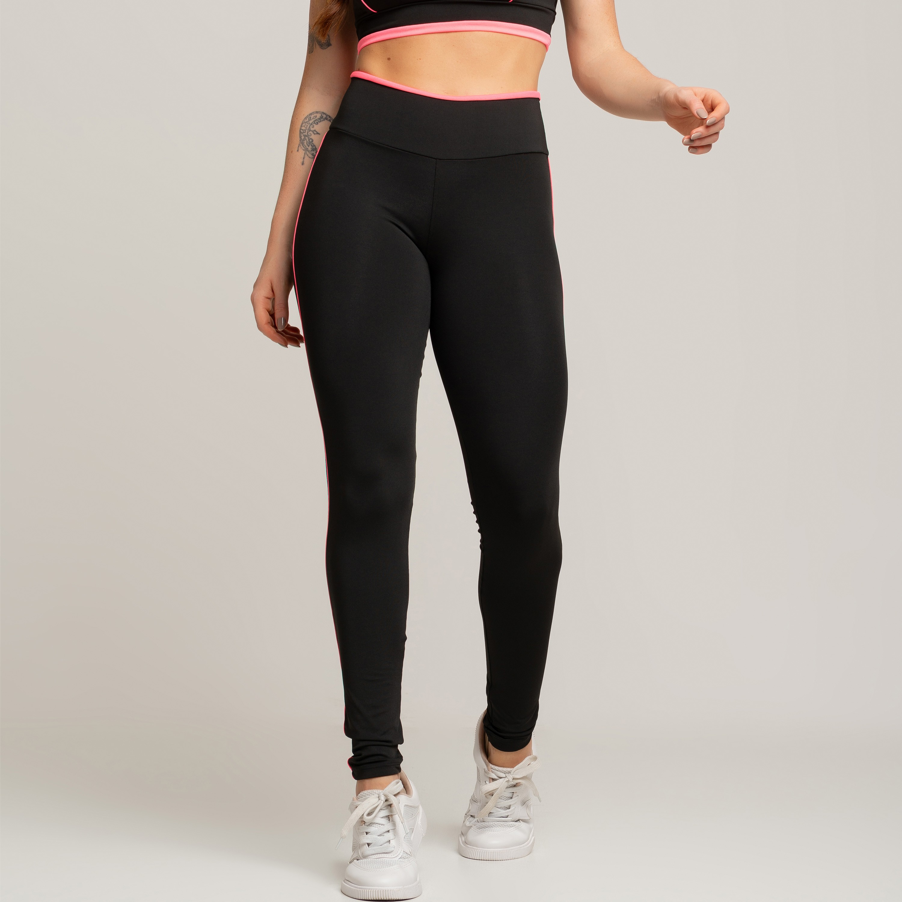 Calça Legging Fitness Básica Com Detalhe Em Vivo Preto Rosa