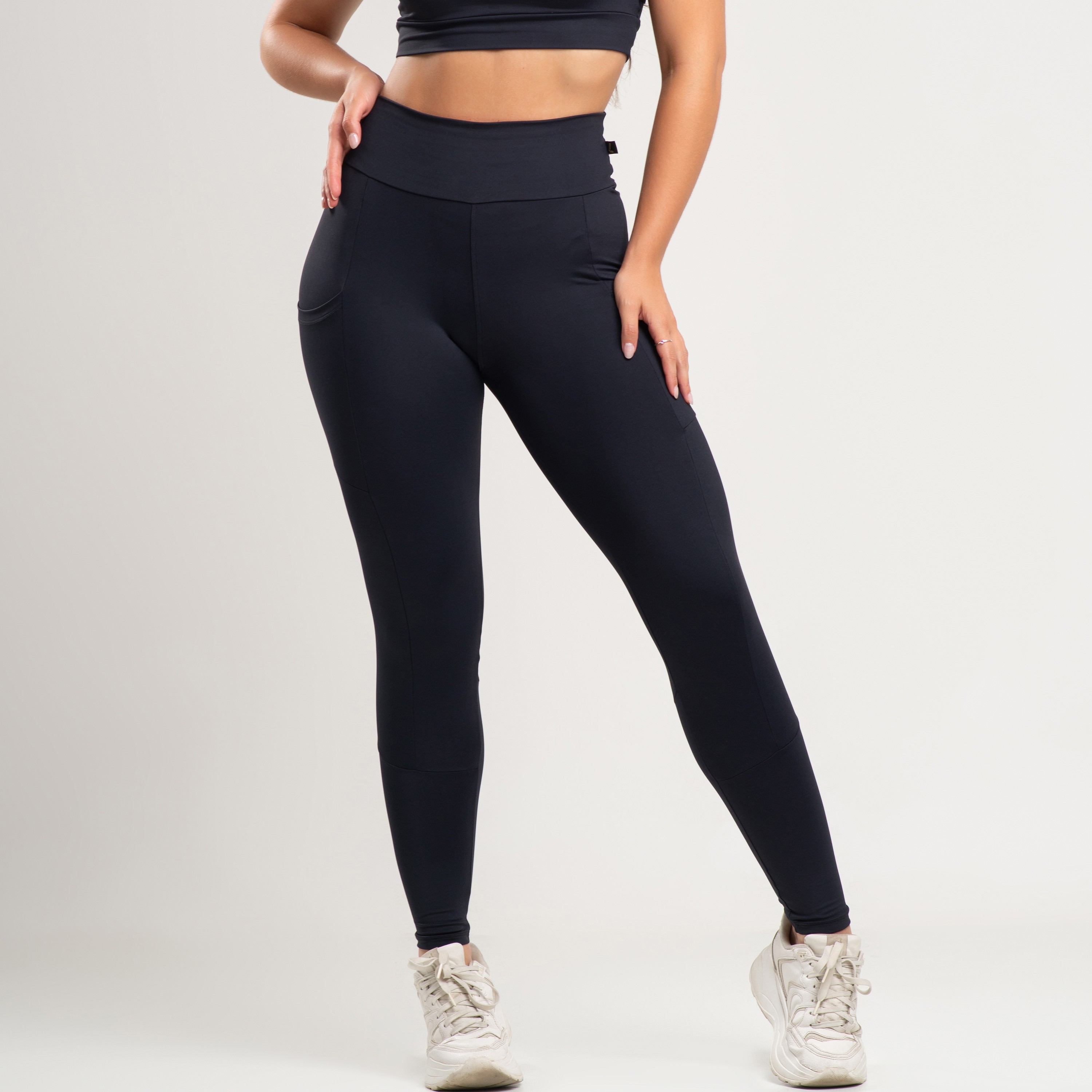 Calça Legging Fitness Feminina Básica Com Bolso Preto