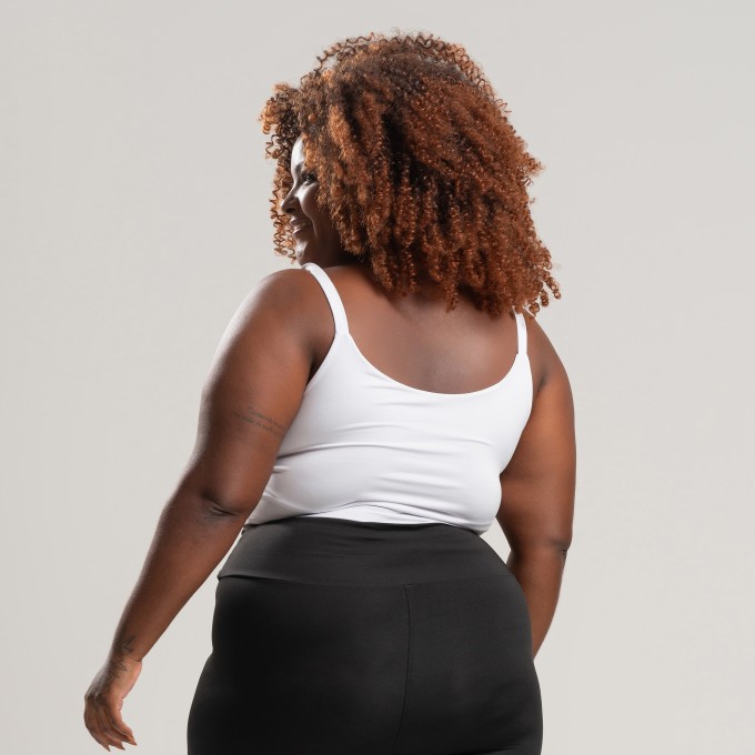 Top Cropped Embutido Branco Plus Size