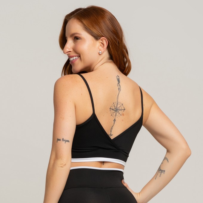 Top Fitness Básico Com Detalhe Em Vivo Preto Branco