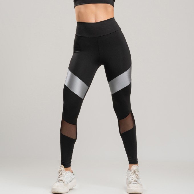 Calça Legging Gloss com Recortes em Tule e Poliamida
