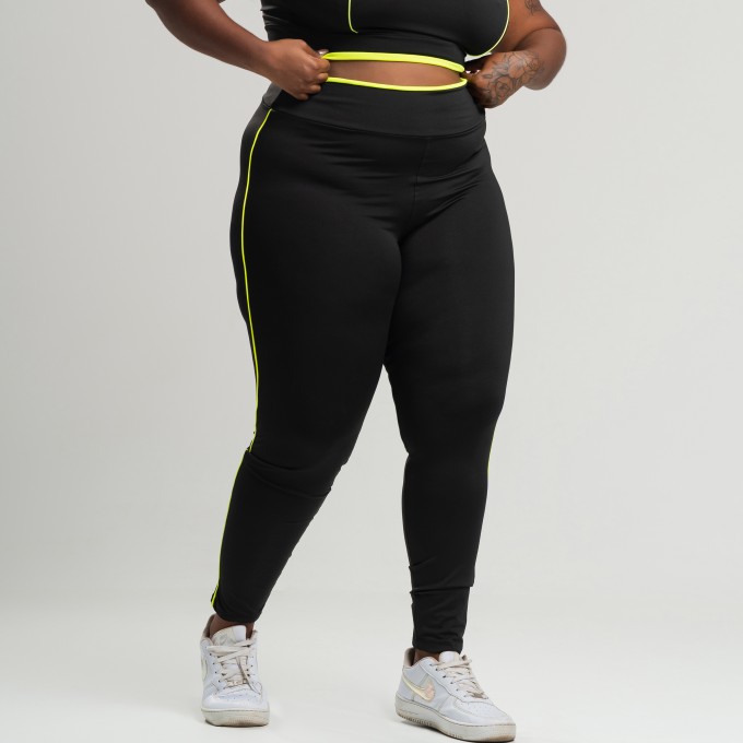 Calça Legging Plus Size com Detalhe em Vivo Amarelo Neon
