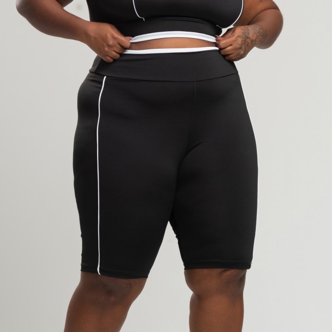 Short Básico Plus Size com Detalhe em Vivo Branco
