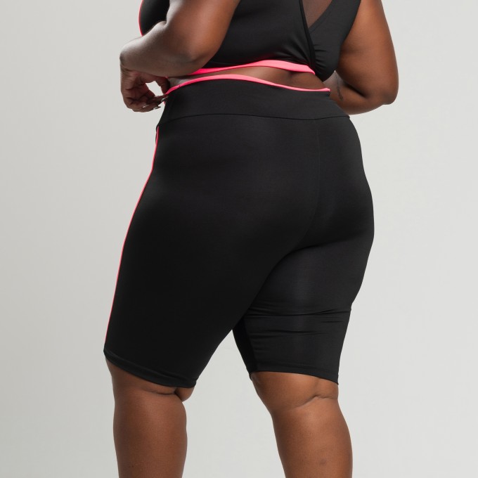 Short Básico Plus Size com Detalhe em Vivo Rosa Neon