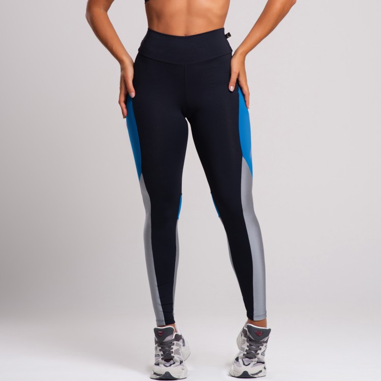 Calça Legging Com Recortes Em Cores